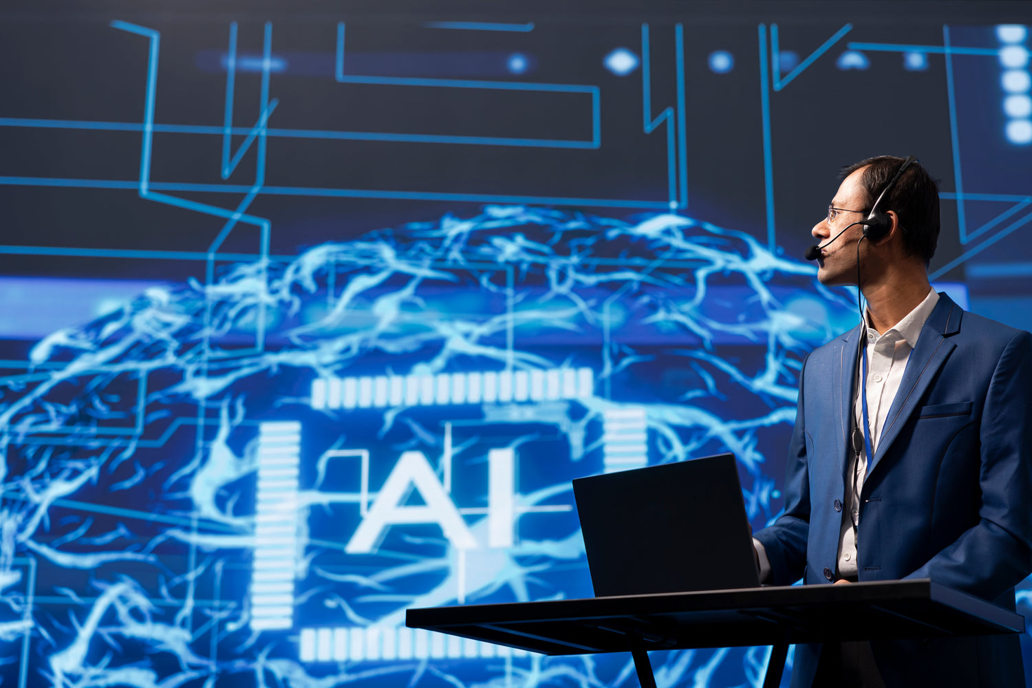 Unraveling the Digital Web: How AI is Revolutionizing the Internet